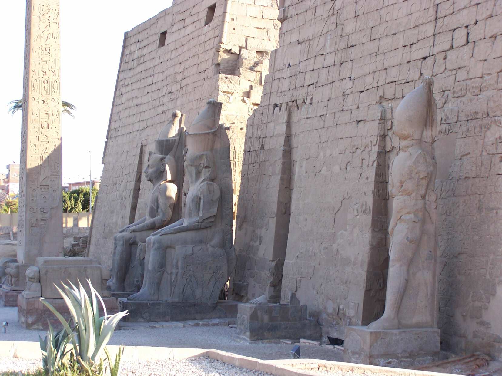 Pylne du temple de Louxor (pylne de Ramss II).